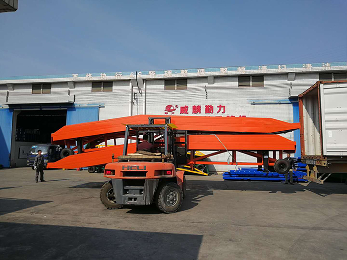 移动式登车桥出口装柜