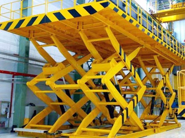 怎样安全地操作移动式升降平台？